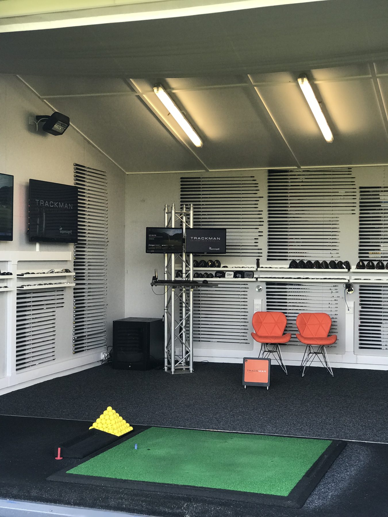 Wall of fitting heads and shafts