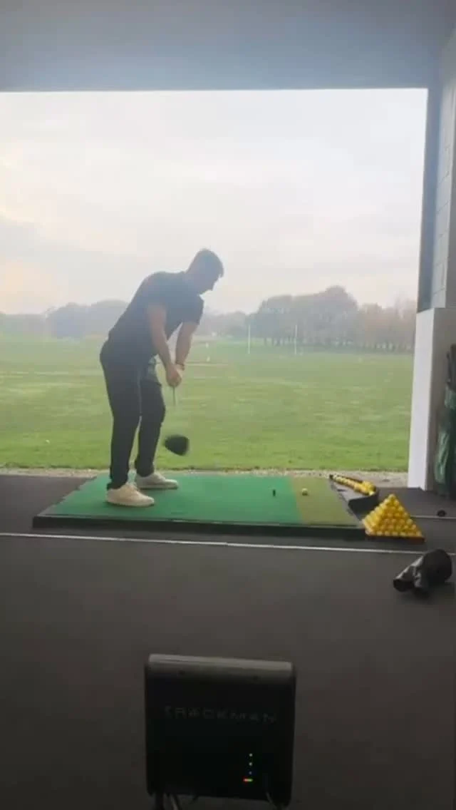 Who did it best??? 🤔

The dreaded driver off the deck made to look easy by the Express golf team 💪🏻💪🏻💪🏻

#expressgolf #expressyourself #express #drivingrange #golfstore #golf #bradford