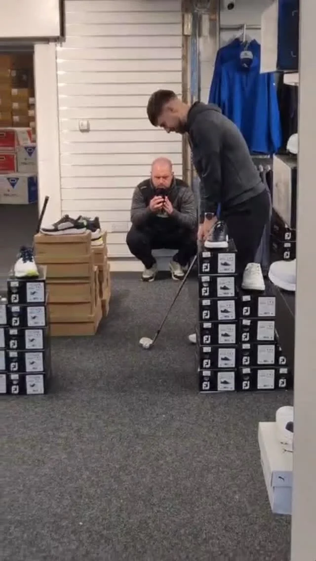 One shot Wednesdays December edition!!! ☔️ ☔️ 

With the recent rain we were restricted in the locations we could play so we had to get creative this week!!! 

Couple of close calls today but unfortunately still no winner! 😱😱😱

Stay tuned for next weeks instalment, our last of the series before Christmas 🎅 

Current pot - £58

#expressgolf #expressyourself #golf #golfstore #drivingrange #express #oneshot #bradford